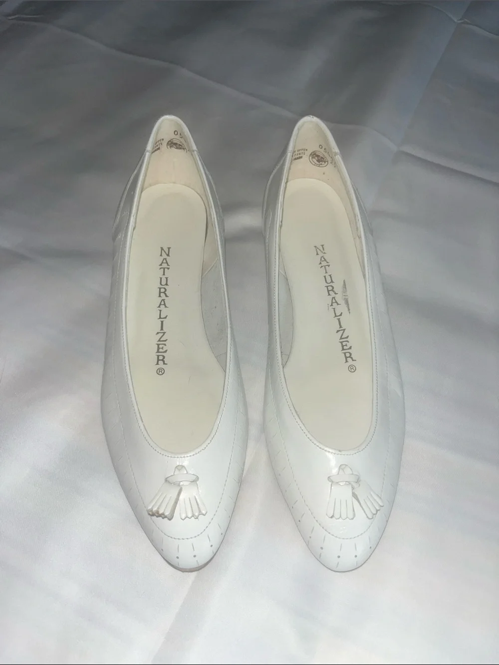Naturalizer White Leather Pointed‎ Tassel Flats 4 M